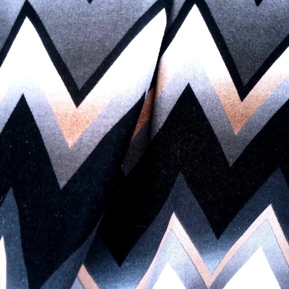 New Directions Women's Large Chevron Pattern Zig Zag Long Sleeve Cowl Neck Top - Picture 6 of 10